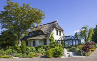 L’aluminium est-il le matériau parfait pour vos menuiseries sur mesure ?