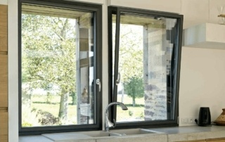 La fenêtre oscillo-battante en aluminium